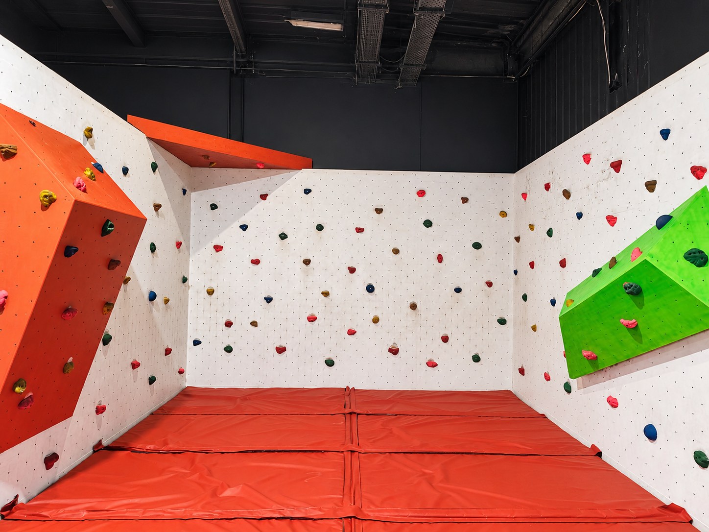 Indoor climbing wall
