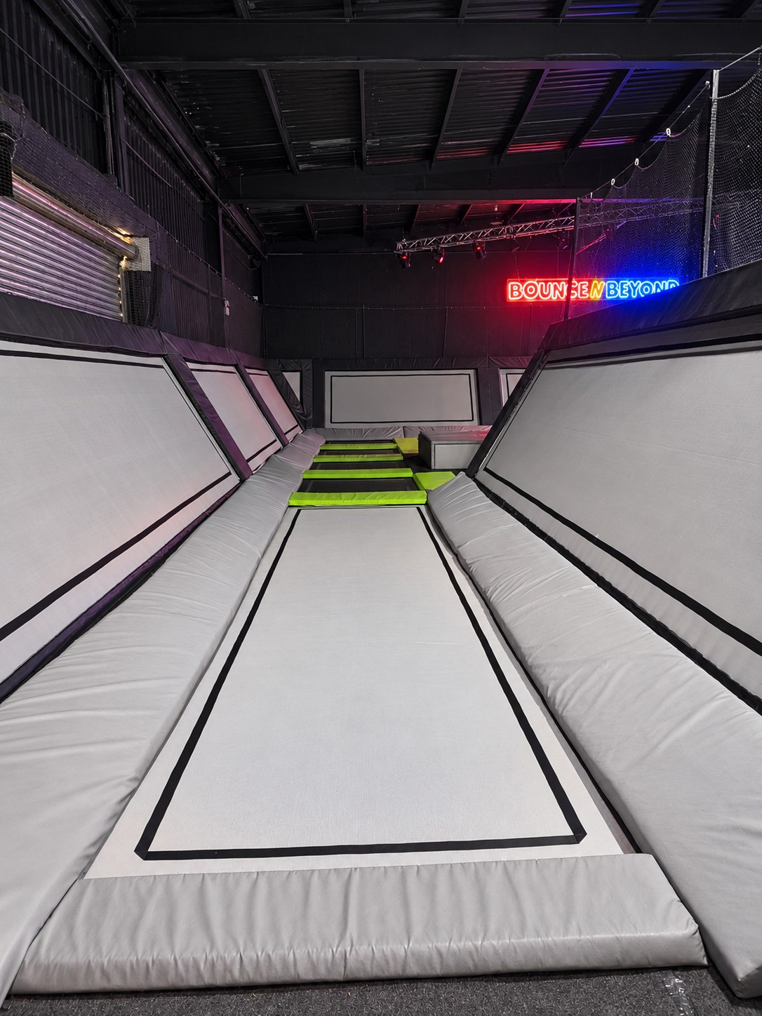 Long trampoline lane